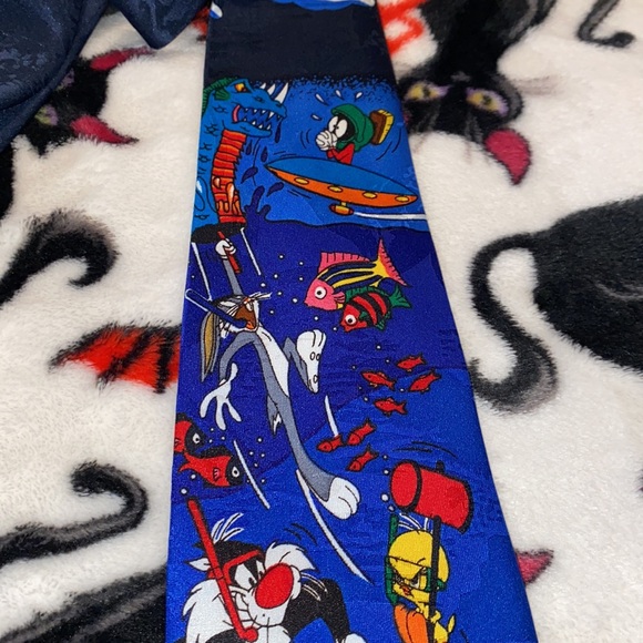 Vintage 90s Looney Tunes Tie - Picture 4 of 6